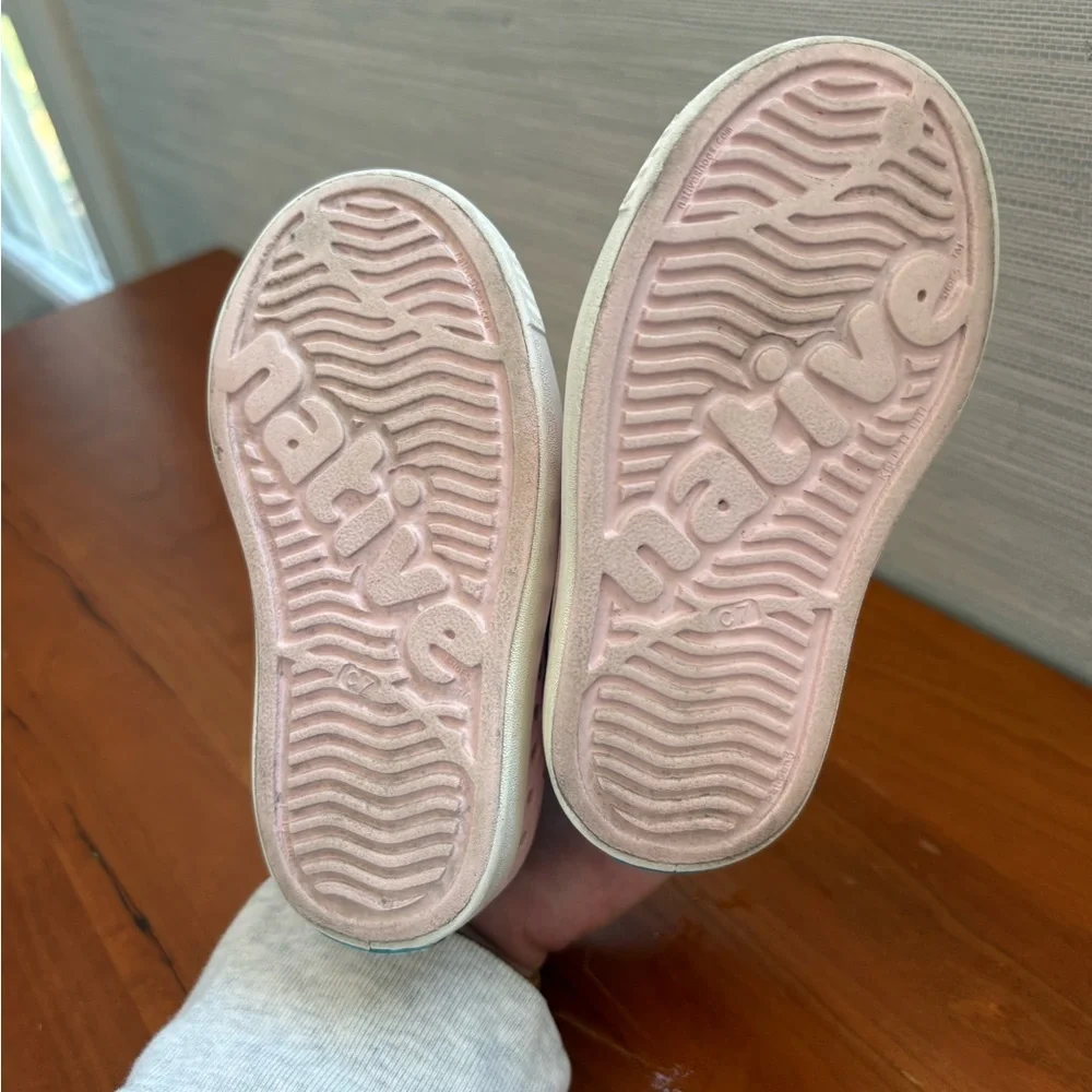 Native Light Pink Sneakers - 7